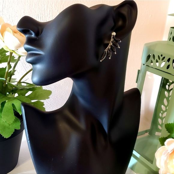 BLACK MONET EARRINGS - Picture 2 of 6